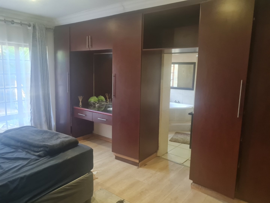 5 Bedroom Property for Sale in Noordhoek Free State
